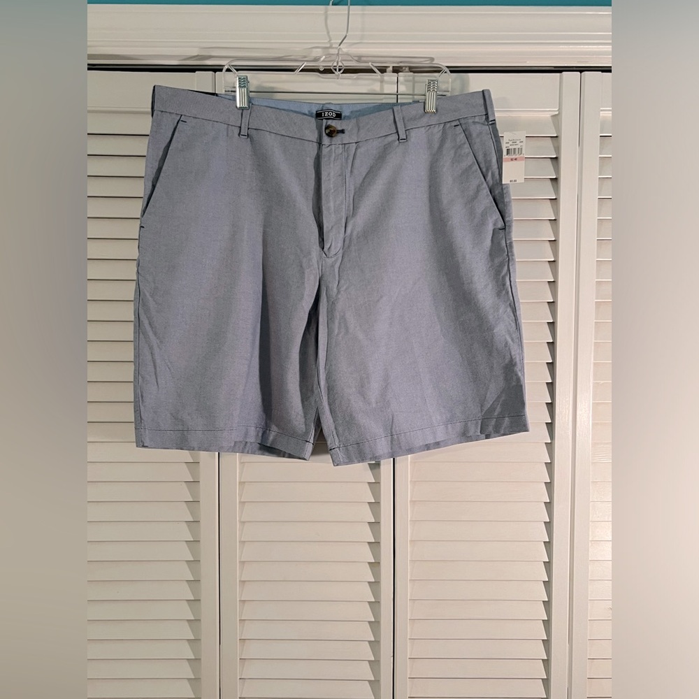 NWT IZOD Sportsflex Breeze Oxford Shorts, size 40 x 9.5